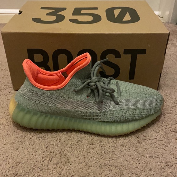 Yeezy Boost 350 - Picture 2 of 4